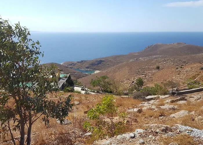 Breathtaking Seaview In A Serene Scenery *