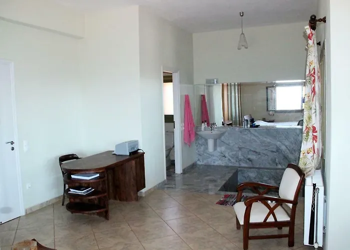 Breathtaking Seaview In A Serene Scenery *